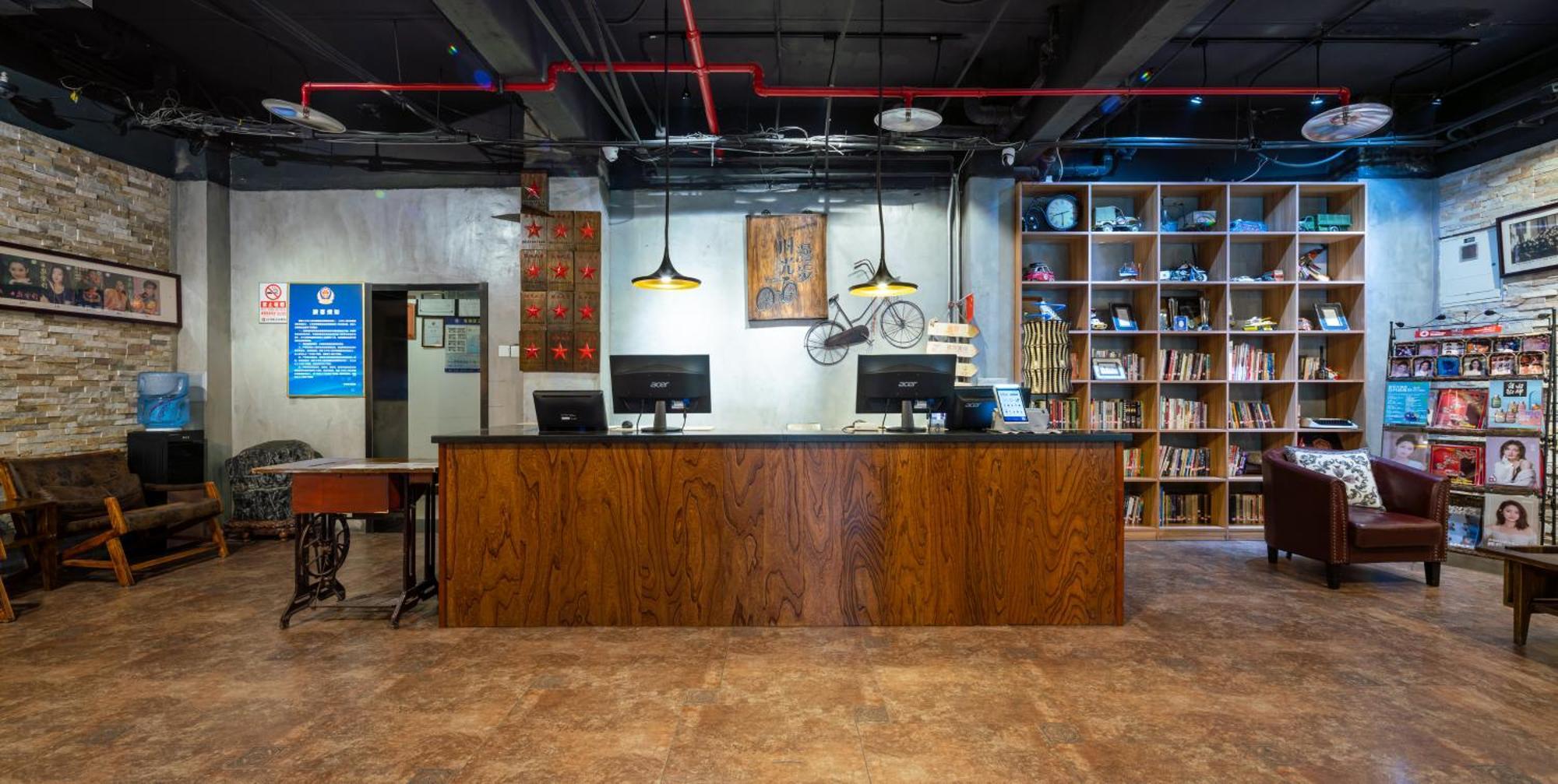 Nost Algia Hotel - Near Beijing Yonghe Lama Temple, Ghost Street, Beihai Park, Jingshan Park, Drum Tower, Houhai Bar Street, Tian'Anmen Square, Located In Beijing Traditional Hutongs, 5 Minutes Away From Subway, Free Laundry Serive Екстер'єр фото