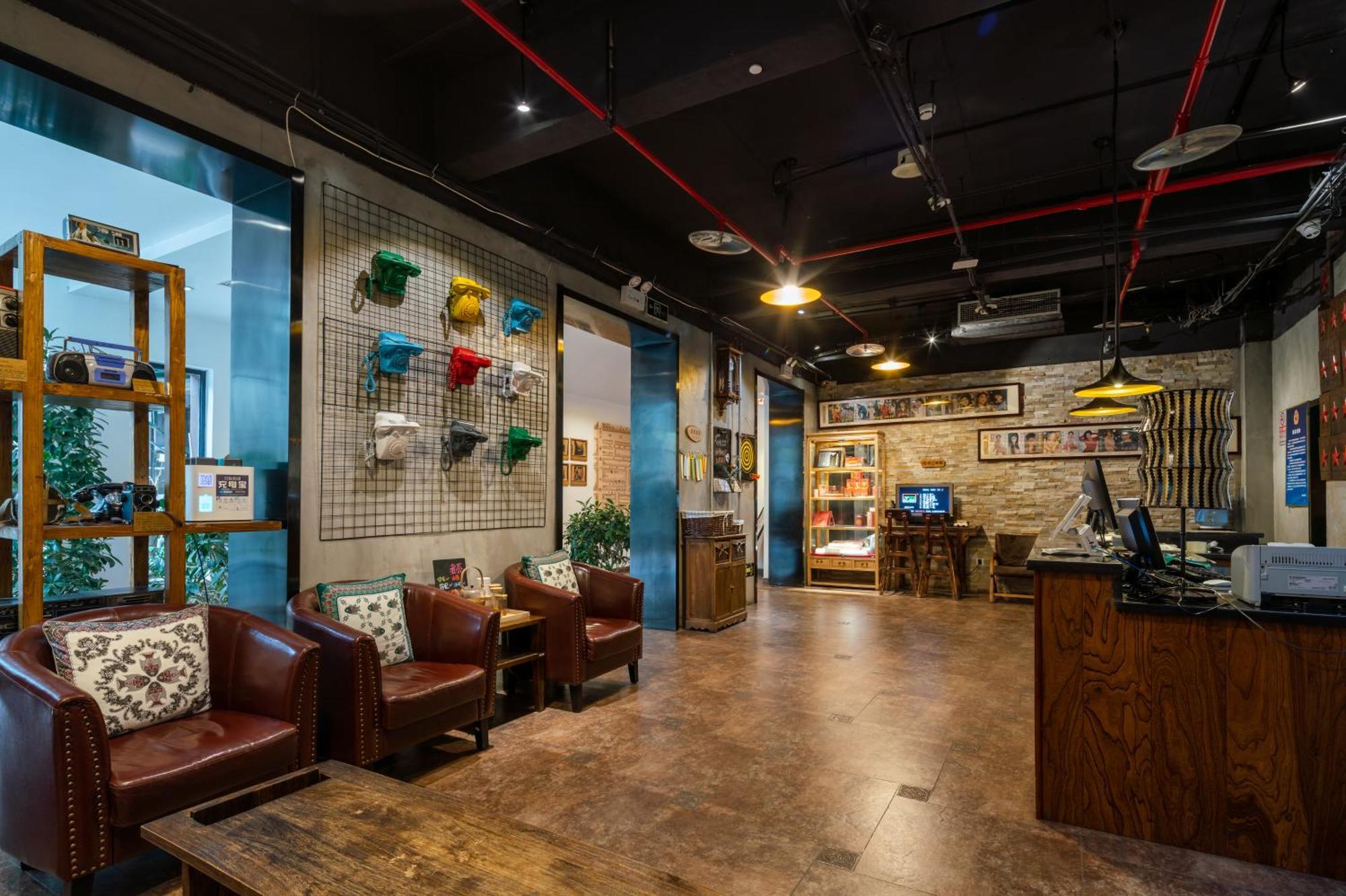 Nost Algia Hotel - Near Beijing Yonghe Lama Temple, Ghost Street, Beihai Park, Jingshan Park, Drum Tower, Houhai Bar Street, Tian'Anmen Square, Located In Beijing Traditional Hutongs, 5 Minutes Away From Subway, Free Laundry Serive Екстер'єр фото