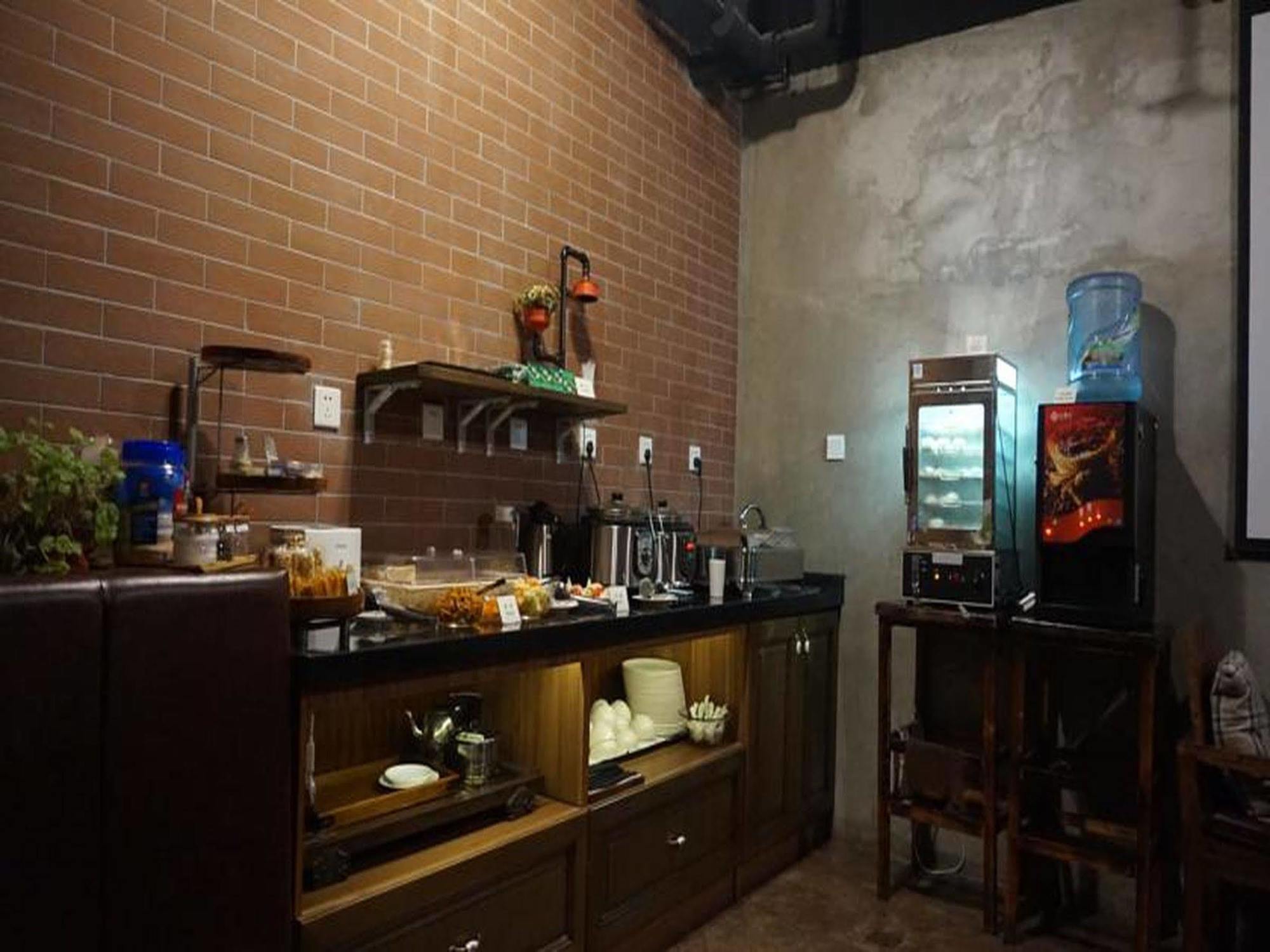 Nost Algia Hotel - Near Beijing Yonghe Lama Temple, Ghost Street, Beihai Park, Jingshan Park, Drum Tower, Houhai Bar Street, Tian'Anmen Square, Located In Beijing Traditional Hutongs, 5 Minutes Away From Subway, Free Laundry Serive Екстер'єр фото