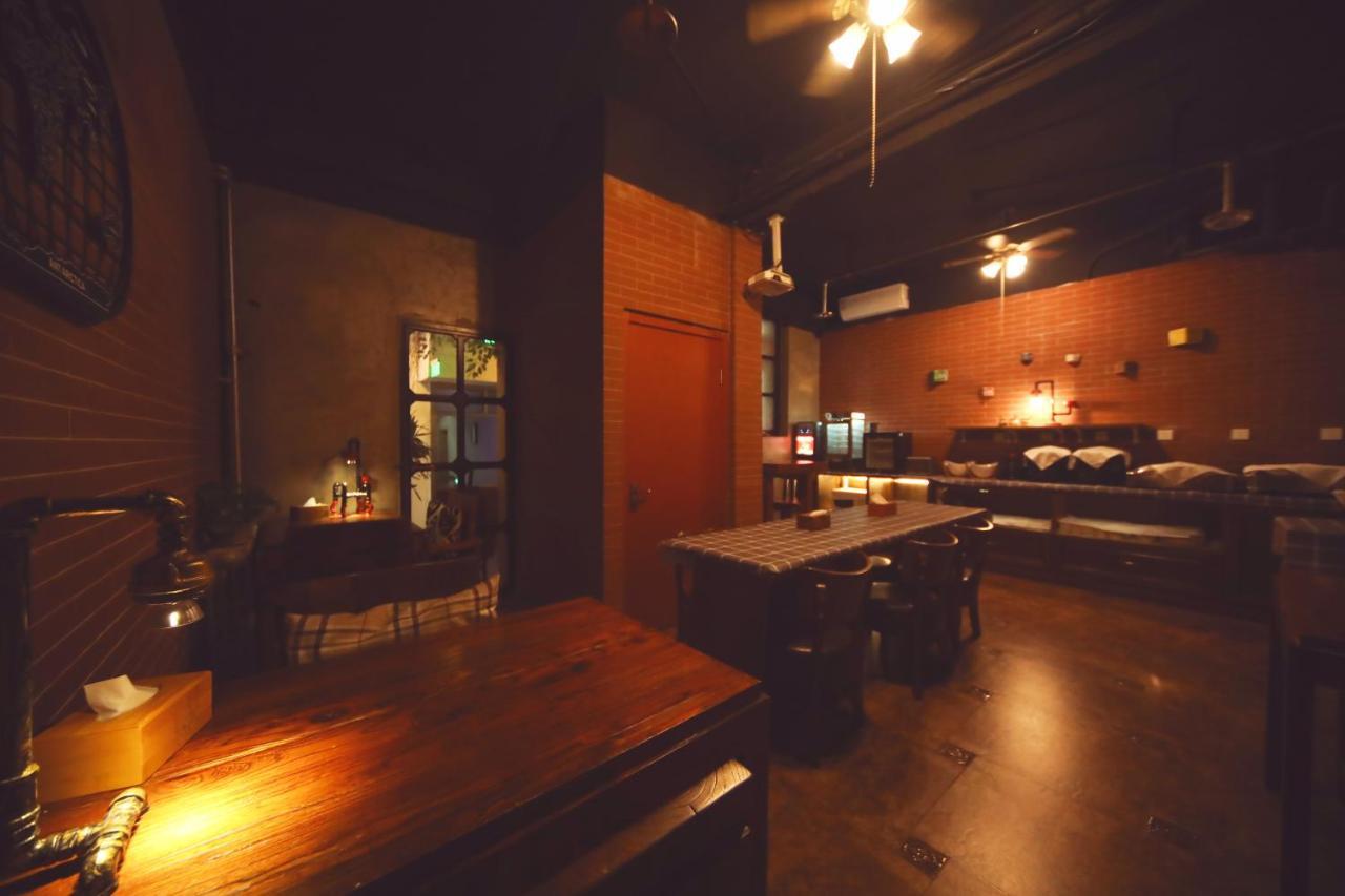 Nost Algia Hotel - Near Beijing Yonghe Lama Temple, Ghost Street, Beihai Park, Jingshan Park, Drum Tower, Houhai Bar Street, Tian'Anmen Square, Located In Beijing Traditional Hutongs, 5 Minutes Away From Subway, Free Laundry Serive Екстер'єр фото