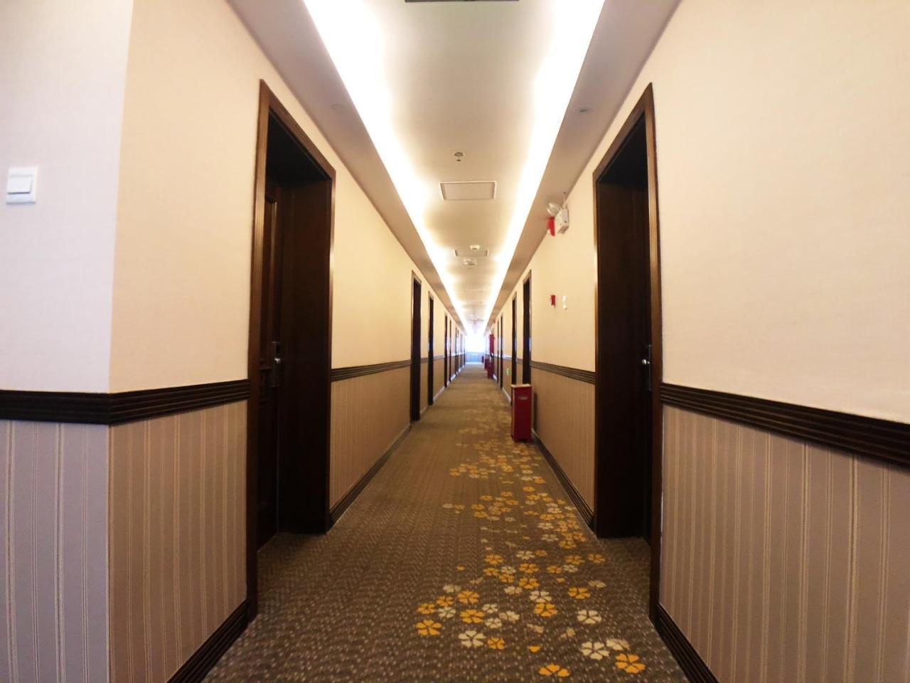 Nost Algia Hotel - Near Beijing Yonghe Lama Temple, Ghost Street, Beihai Park, Jingshan Park, Drum Tower, Houhai Bar Street, Tian'Anmen Square, Located In Beijing Traditional Hutongs, 5 Minutes Away From Subway, Free Laundry Serive Екстер'єр фото